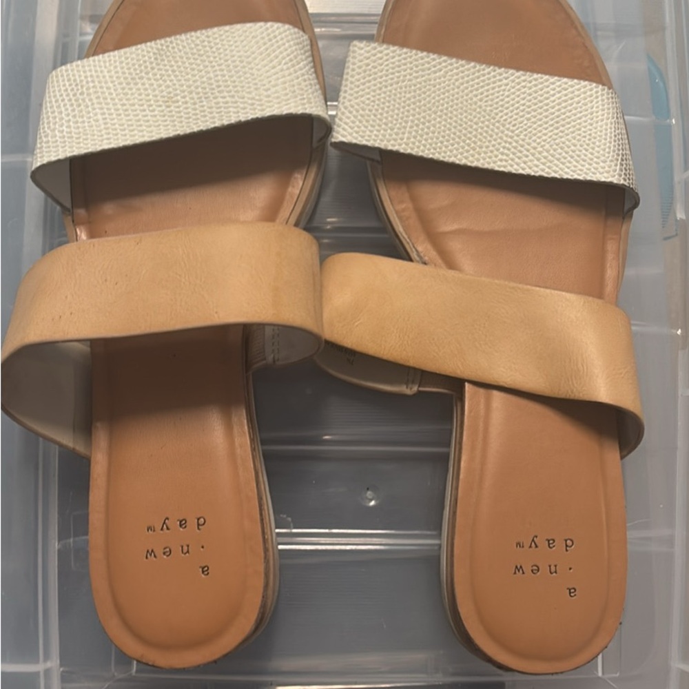 A New Day Women's Cream and Tan Sandals